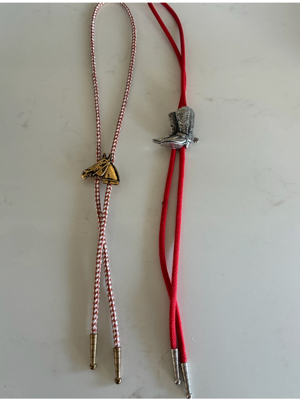 Silver tone Western Hat & gold tone Horsehead Bolo Tie Set